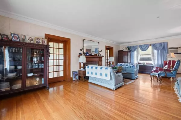 53 Beech St, Norwood, MA 02062