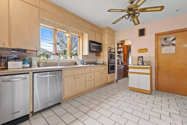 53 Beech St, Norwood, MA 02062