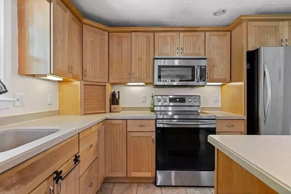 50 Indian Pond Rd, Kingston, MA 02364