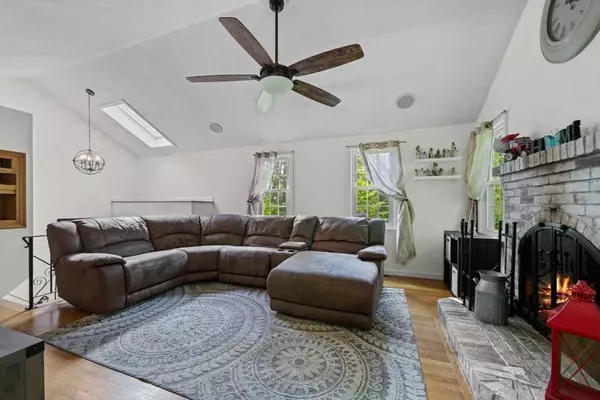 50 Indian Pond Rd, Kingston, MA 02364