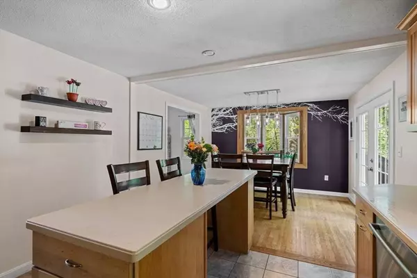 50 Indian Pond Rd, Kingston, MA 02364