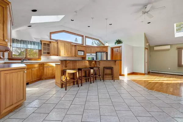 43 Central St, North Reading, MA 01864