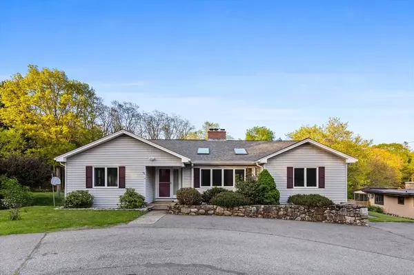 43 Central St, North Reading, MA 01864