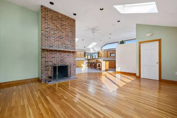 43 Central St, North Reading, MA 01864