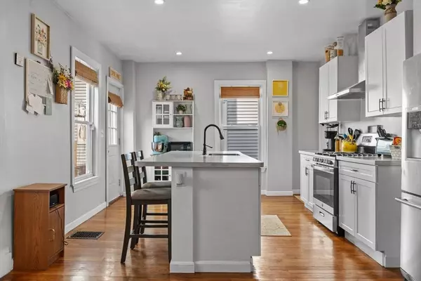 10 Atkins Ave, Lynn, MA 01904