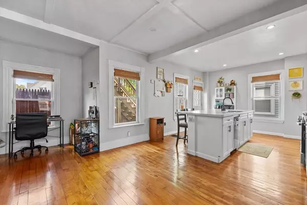 10 Atkins Ave, Lynn, MA 01904