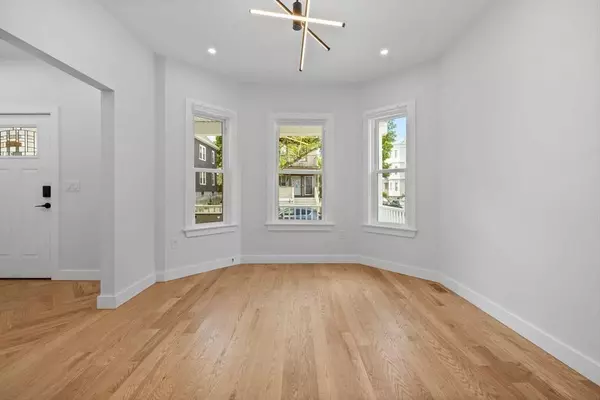 5-7 Denvir St, Boston, MA 02124