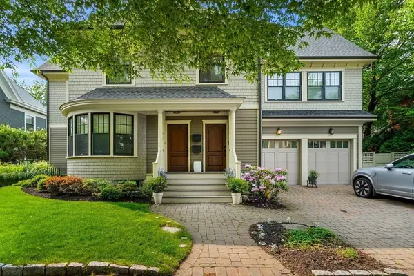 42 Coolidge St #42, Brookline, MA 02446