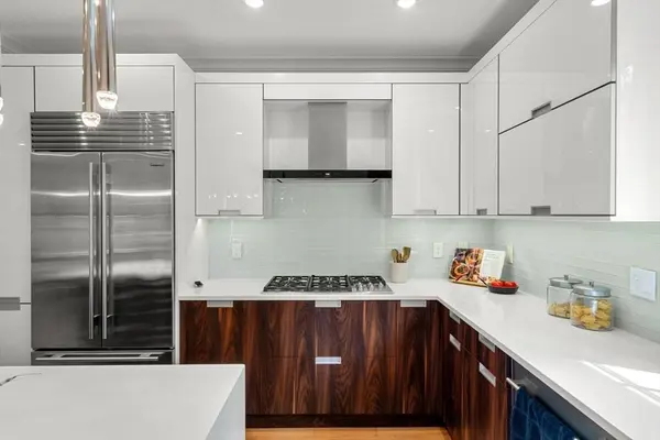 42 Coolidge St #42, Brookline, MA 02446