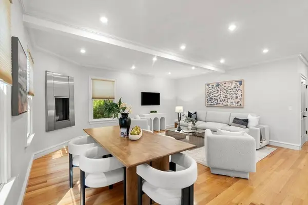 42 Coolidge St #42, Brookline, MA 02446