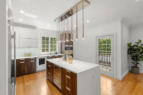 42 Coolidge St #42, Brookline, MA 02446