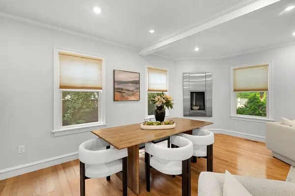 42 Coolidge St #42, Brookline, MA 02446