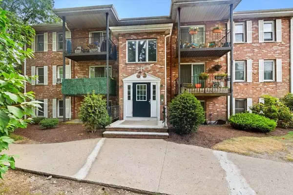 346 Neponset St #K, Canton, MA 02021