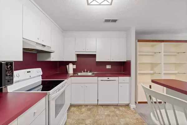 346 Neponset St #K, Canton, MA 02021