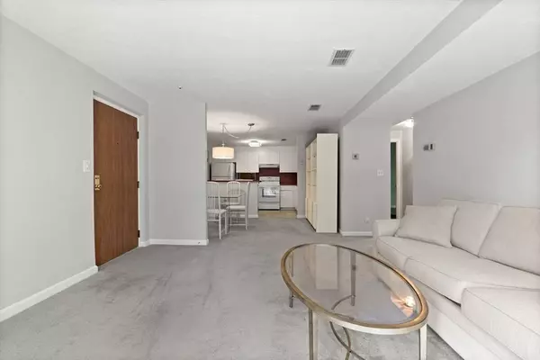 346 Neponset St #K, Canton, MA 02021