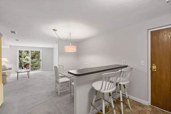 346 Neponset St #K, Canton, MA 02021