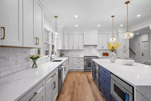 6 Grace Dr, Cohasset, MA 02025