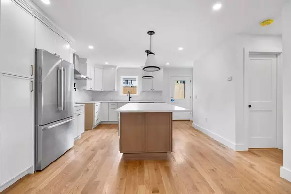 597 E 2nd St #A, Boston, MA 02127