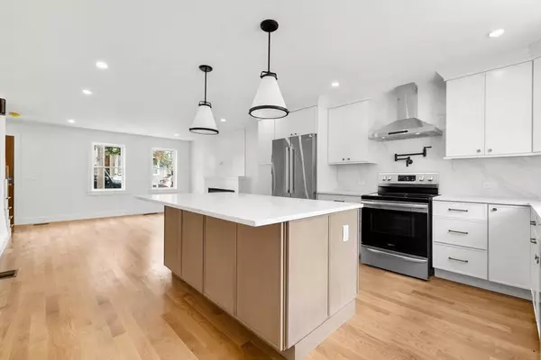 597 E 2nd St #A, Boston, MA 02127