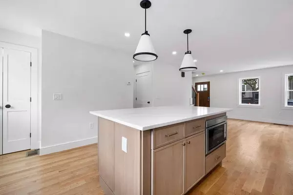 597 E 2nd St #A, Boston, MA 02127