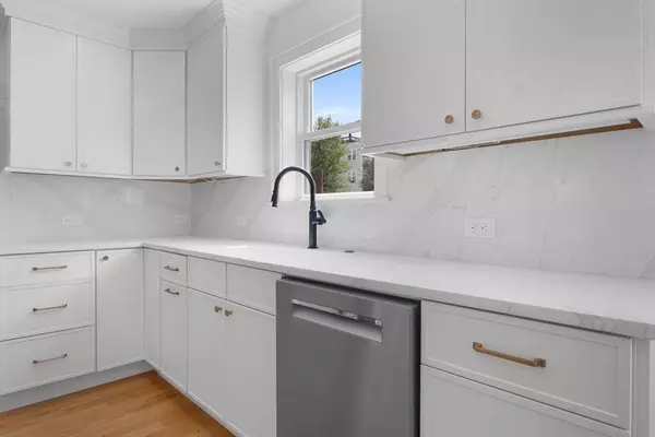 597 E 2nd St #A, Boston, MA 02127