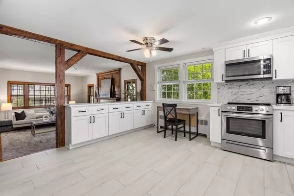 14 Harvard St Ext, Woburn, MA 01801