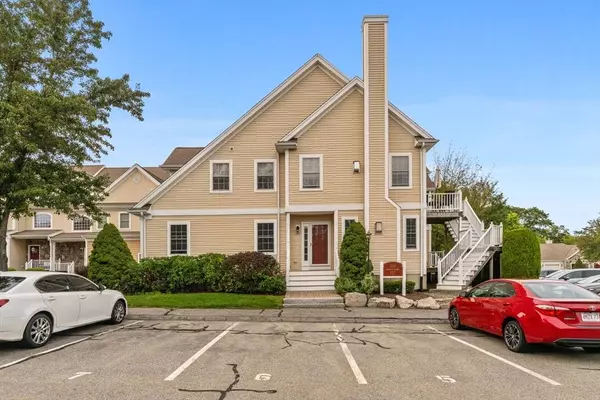 101 Regency Lane #101, Abington, MA 02351
