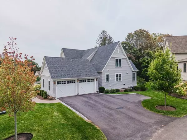 69 Wolcott Woods Lane #69, Milton, MA 02186