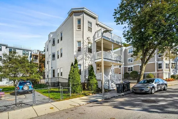 81 Kingsdale St, Boston, MA 02124