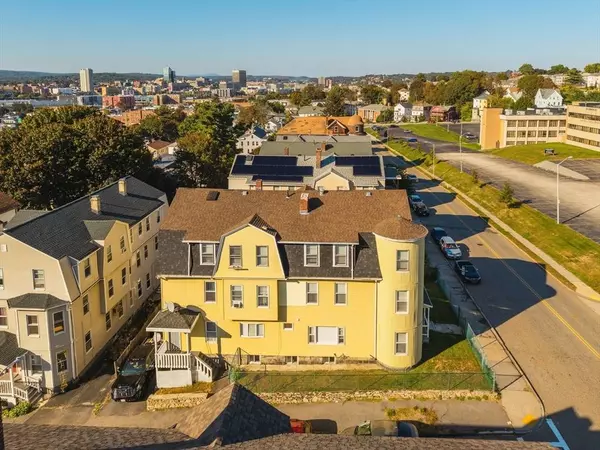 96 Vernon St, Worcester, MA 01610