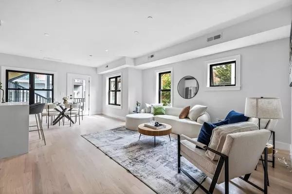 198 Bowen #1, Boston, MA 02127