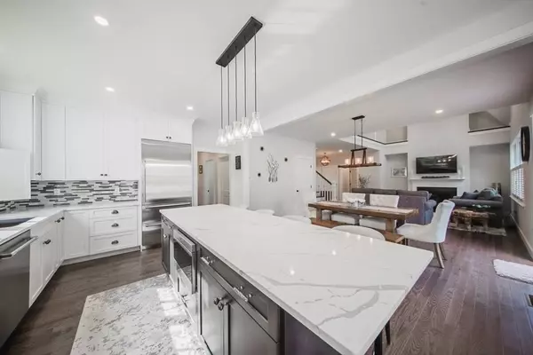 69 Wolcott Woods Lane #69, Milton, MA 02186