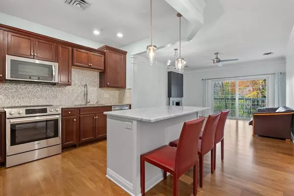 130 Trotter Rd #1211, Weymouth, MA 02190