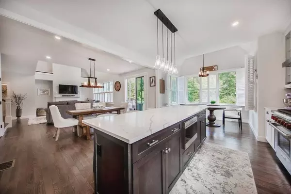 69 Wolcott Woods Lane #69, Milton, MA 02186