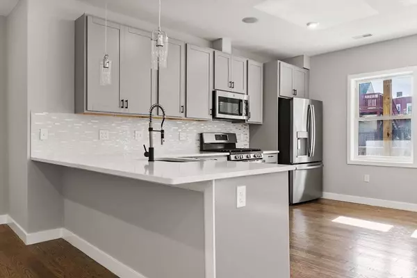 10 Ruthven Park #2, Boston, MA 02121