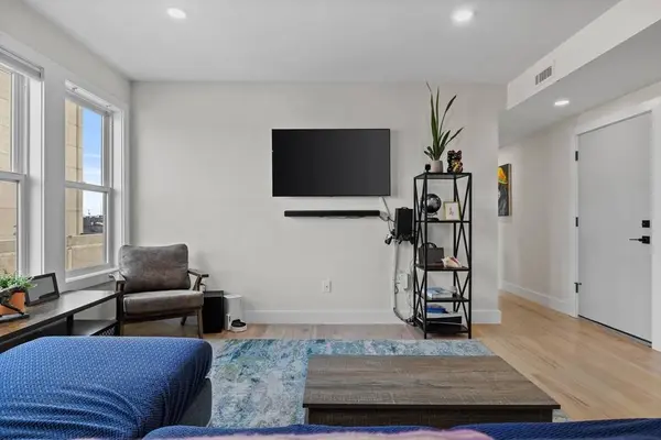 161 Cottage St #9, Boston, MA 02128