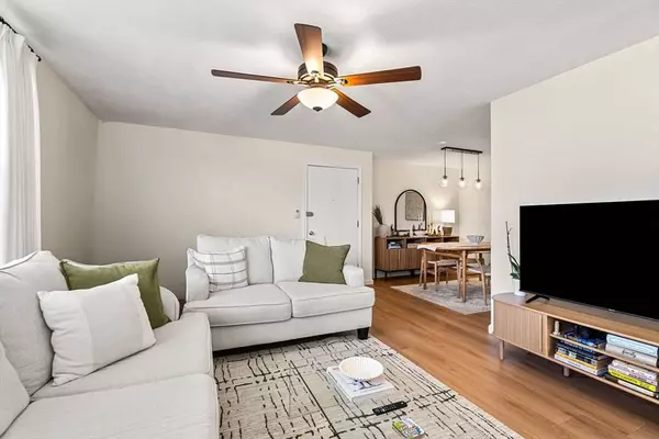 5 Woodsum Dr #12, Braintree, MA 02184