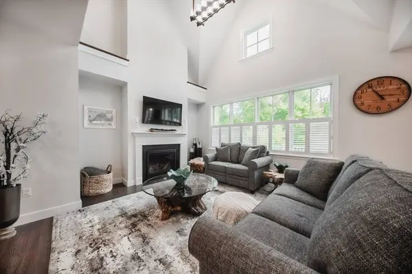 69 Wolcott Woods Lane #69, Milton, MA 02186