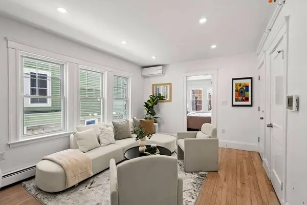 60 Derby St #1, Somerville, MA 02145