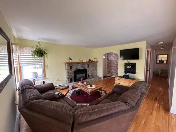 677 Prospect ST, Champlain, NY 12919