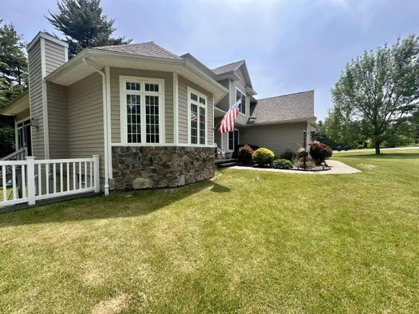 28 Twin Creek DR, Peru, NY 12972