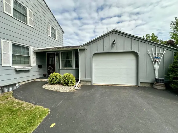 4 Stewart ST, Rouses Point, NY 12979