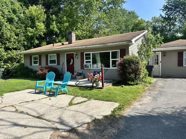 4 Seneca DR, Plattsburgh, NY 12901