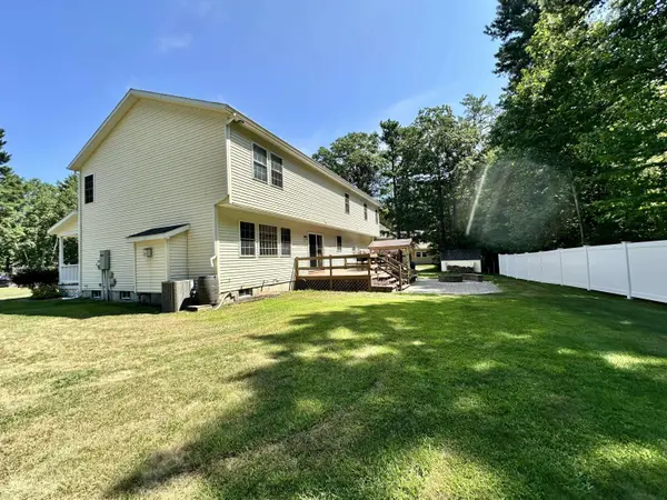 14 Twin Birch LN, Morrisonville, NY 12962