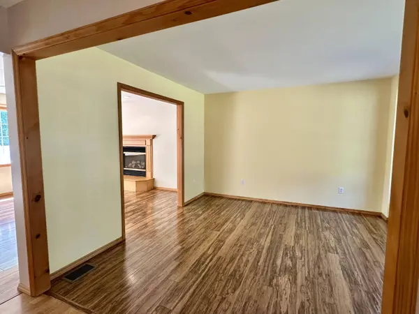 14 Twin Birch LN, Morrisonville, NY 12962