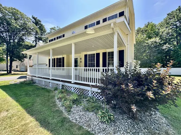 14 Twin Birch LN, Morrisonville, NY 12962