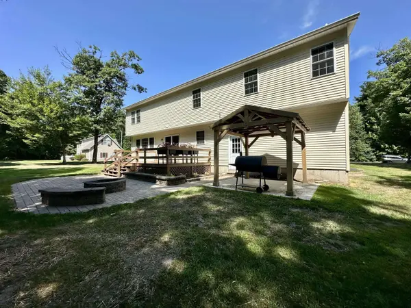 14 Twin Birch LN, Morrisonville, NY 12962