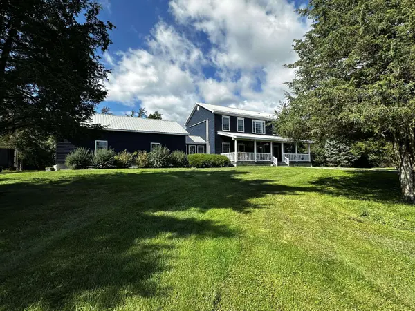 242 School ST, Essex, NY 12936