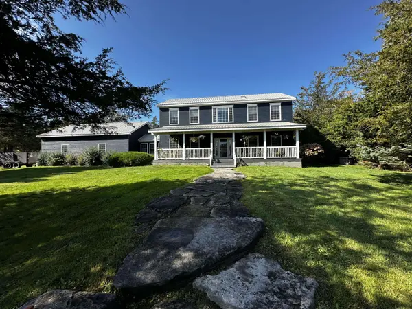 242 School ST, Essex, NY 12936