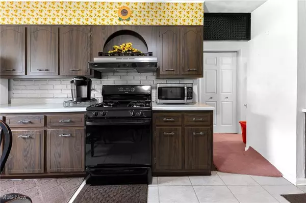 109 Greentree LN, Weirton, WV 26062